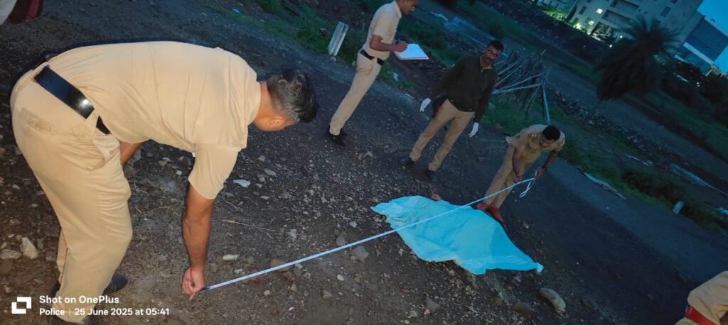 ЁЯФ┤ рддрд│рд╡рдбреЗ рдкрд░рд┐рд╕рд░рд╛рдд рд╕рдВрд╢рдпрд╛рд╕реНрдкрдж рджреБрд╣реЗрд░реА рдЦреВрди; рдкреБрд░реБрд╖ рдЖрдгрд┐ рдорд╣рд┐рд▓реЗрд▓рд╛ рджрдЧрдбрд╛рдиреЗ рдареЗрдЪрд▓реНрдпрд╛рдЪреЗ рдирд┐рд╢рд╛рдг ЁЯФ┤