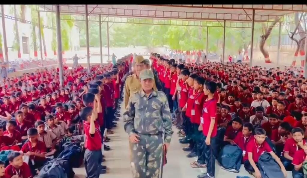 कारगिल विजय दिवस उत्साहात साजरा : श्री फत्तेचंद जैन विद्यालय व ज्युनियर कॉलेजमध्ये देशभक्तीचा जागर