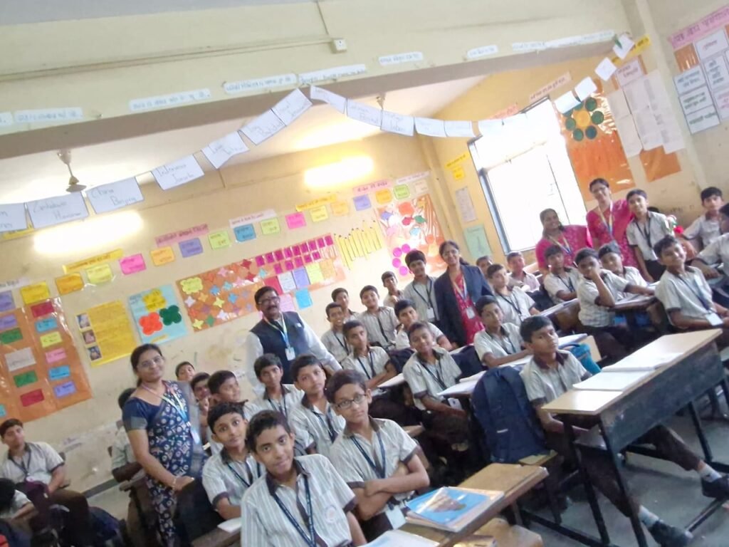 श्री जैन विद्या प्रसारक मंडळाचा ९८ वा वर्धापन दिन उत्साहात साजरा .विद्यार्थ्यांच्या सहभागातून चित्रकला, सजावट स्पर्धा व निवडणुकांचा उत्सव